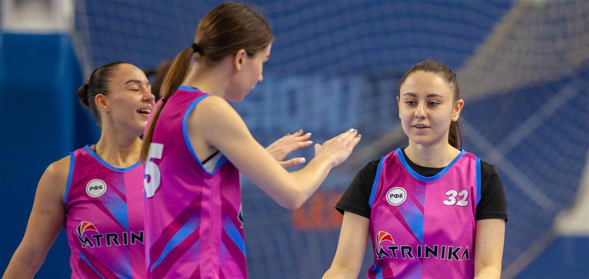 Две уверенные победы на старте: первый игровой день чемпионатов за командами Мордовии